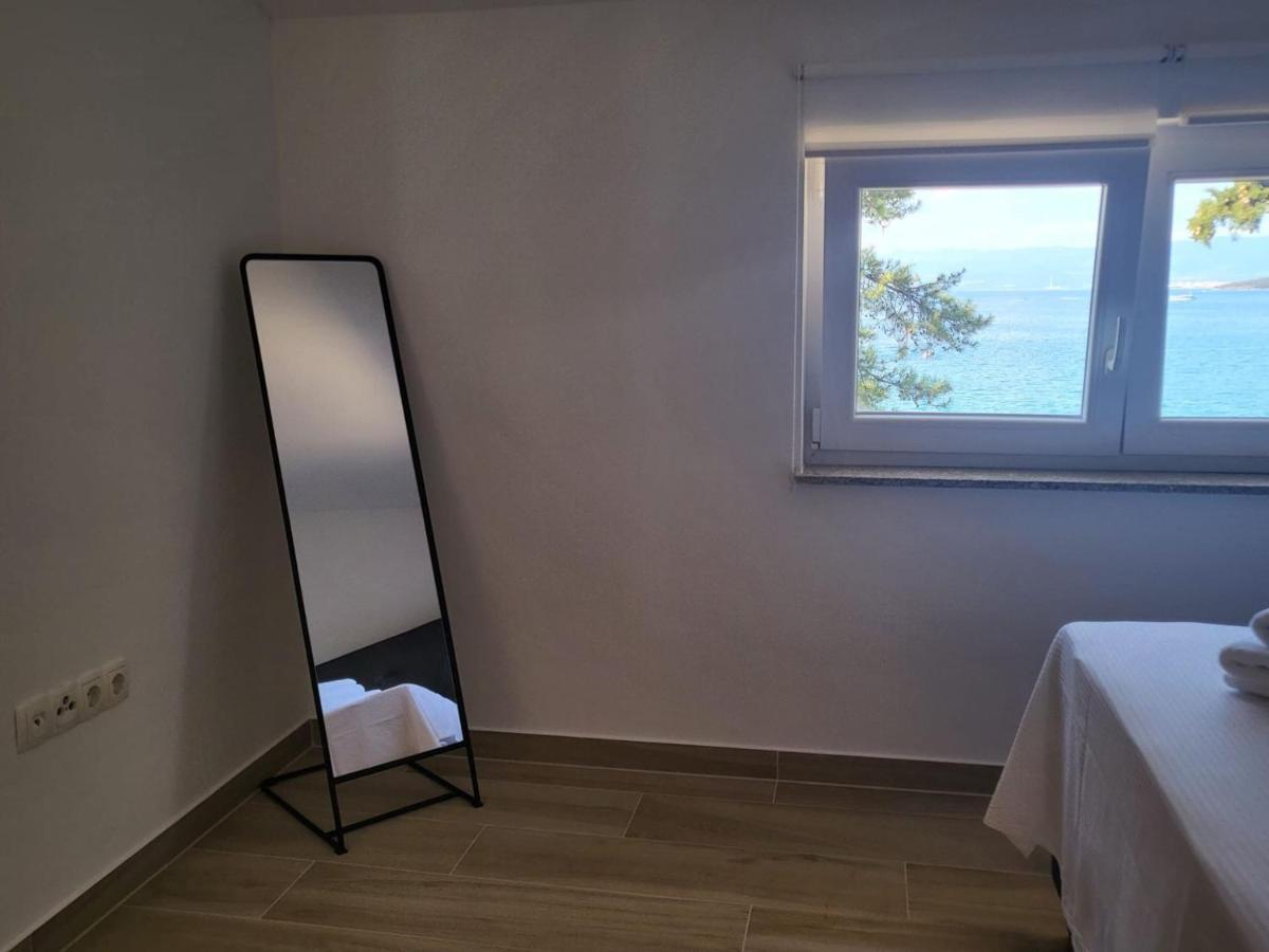 Apartment Prejac By The Beach Malinska Eksteriør bilde