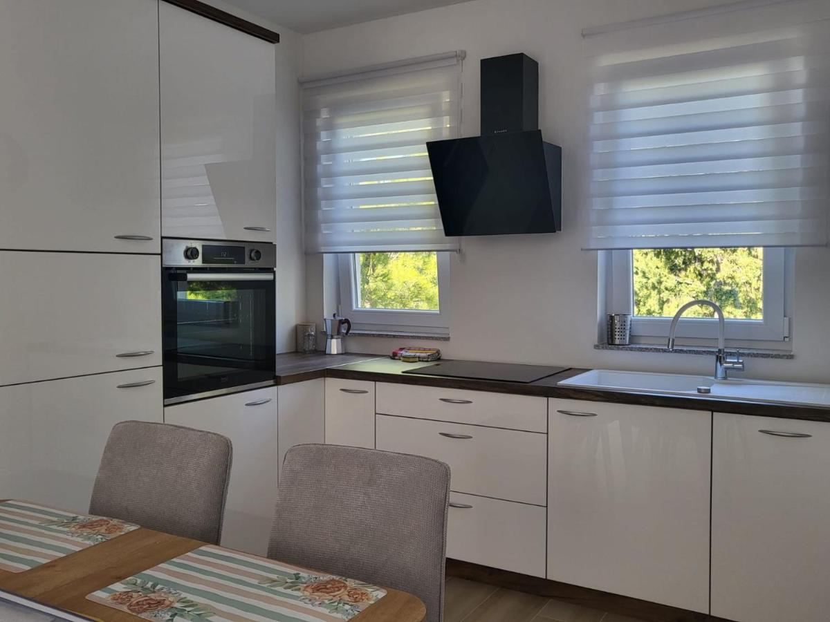 Apartment Prejac By The Beach Malinska Eksteriør bilde