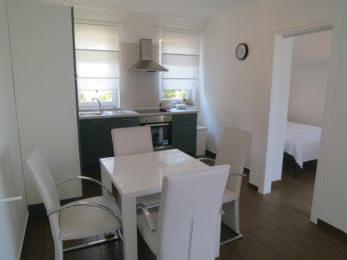 Apartment Prejac By The Beach Malinska Eksteriør bilde